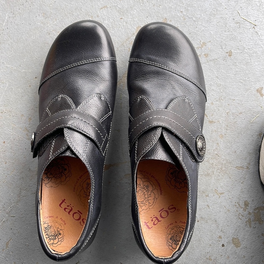 Taos black leather WOMENS shoe